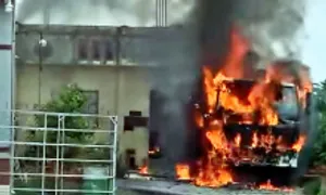 Xe chở xăng cháy ngùn ngụt